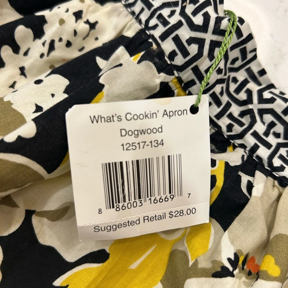 NWT Vera Bradley What’s Cooking Apron Dogwood Floral Skirt Style w/ Pockets